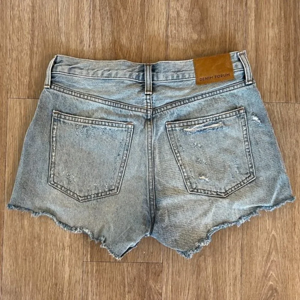 Aritzia Denim Forum Ex-Boyfriend Short (26) - Picture 6 of 6